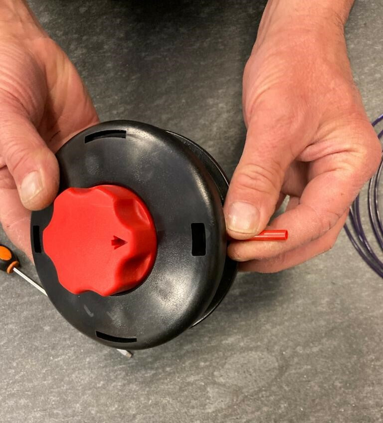 TESTINA IBEA ACTIVE DECESPUGLIATORE UNIVERSALE "BATTI E VAI" RICARICA FACILE1