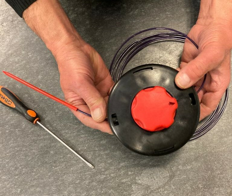 TESTINA IBEA ACTIVE DECESPUGLIATORE UNIVERSALE "BATTI E VAI" RICARICA FACILE3