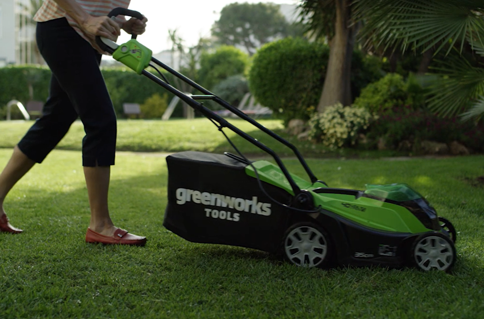 TOSAERBA RASAERBA A BATTERIA 40V GREENWORKS G40LM35 Ø35cm + KIT BATTERIA 4Ah 6