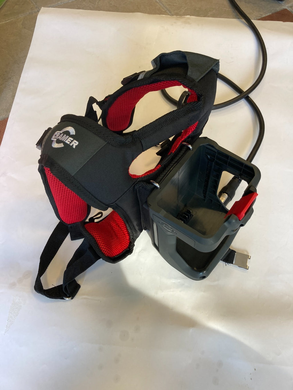 CRAMER 82V ZAINO PORTA BATTERIE CON ADATTATORE E FINTA BATTERIA A82BH-CR4