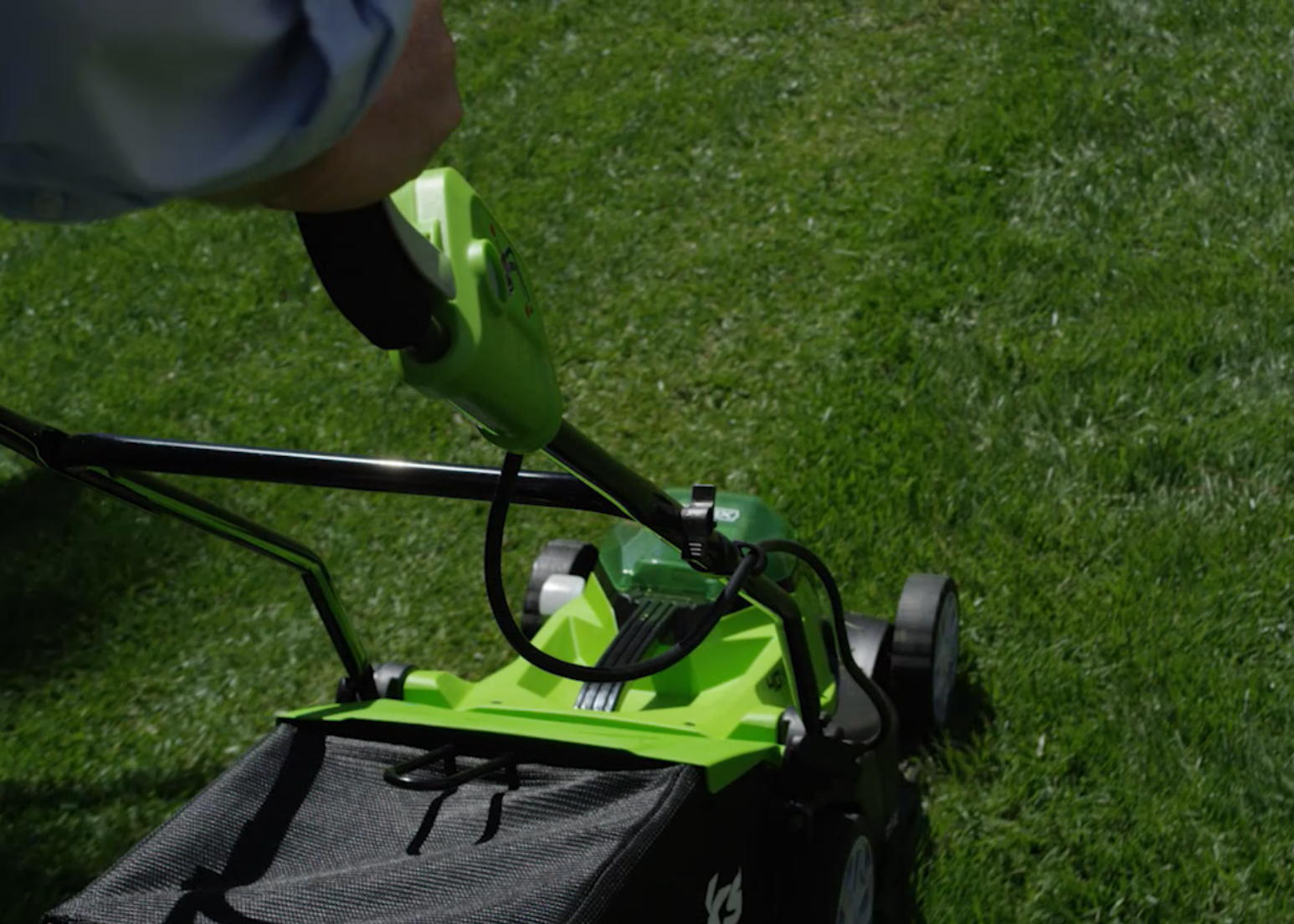 TOSAERBA RASAERBA A BATTERIA 40V GREENWORKS G40LM41 Ø41cm + KIT BATTERIA 4Ah 4